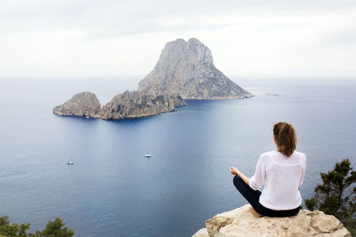 Free Yoga in Ibiza | Massage Beach beauty therapist perks